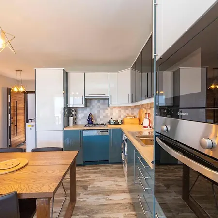 Lovely And Stylish House With Shared Pool And Nature View In Bodrum